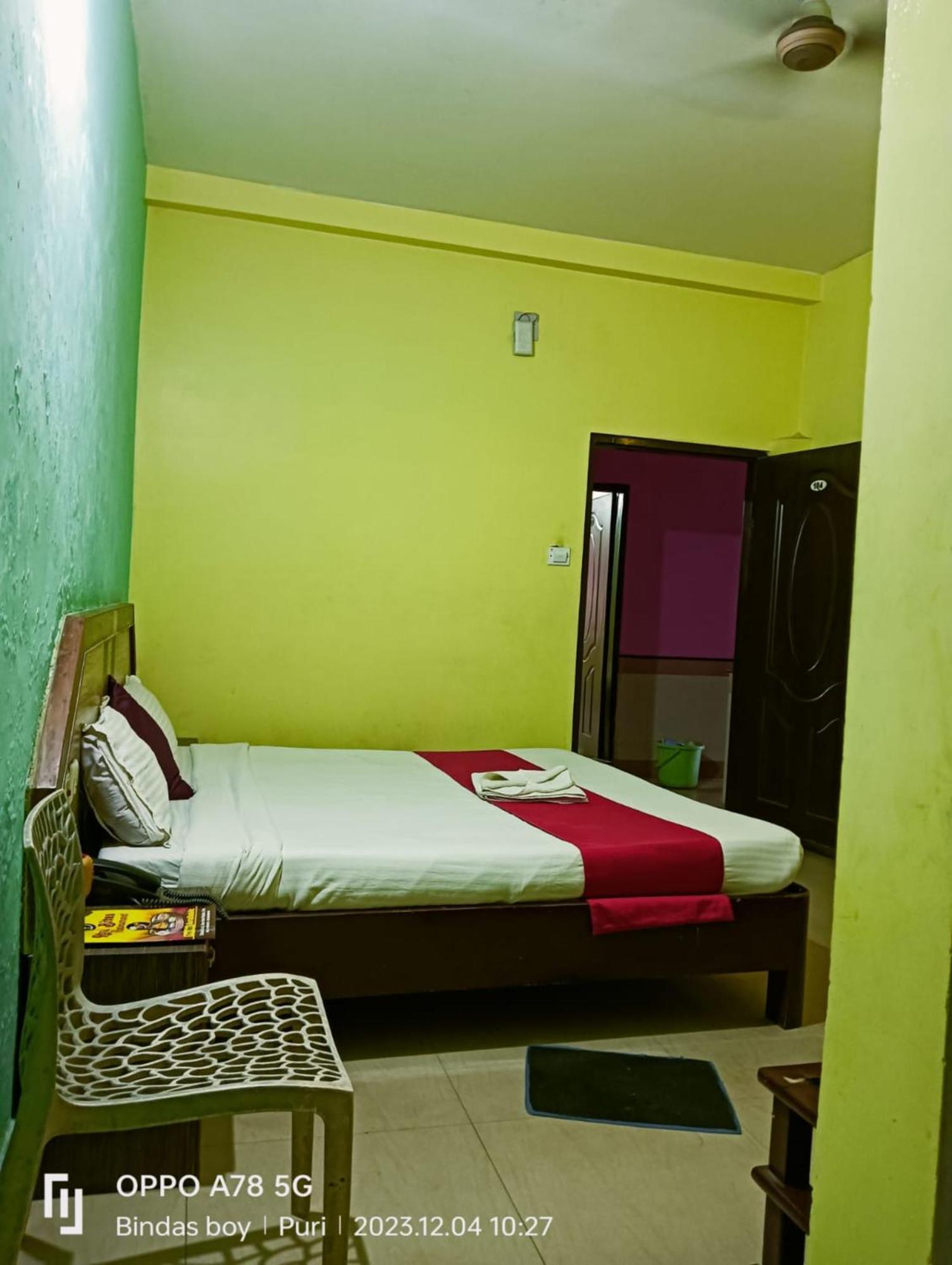 Hotel D2 Holiday Inn -Near Niladri Sea Beach - Puri - Official Verified מראה חיצוני תמונה