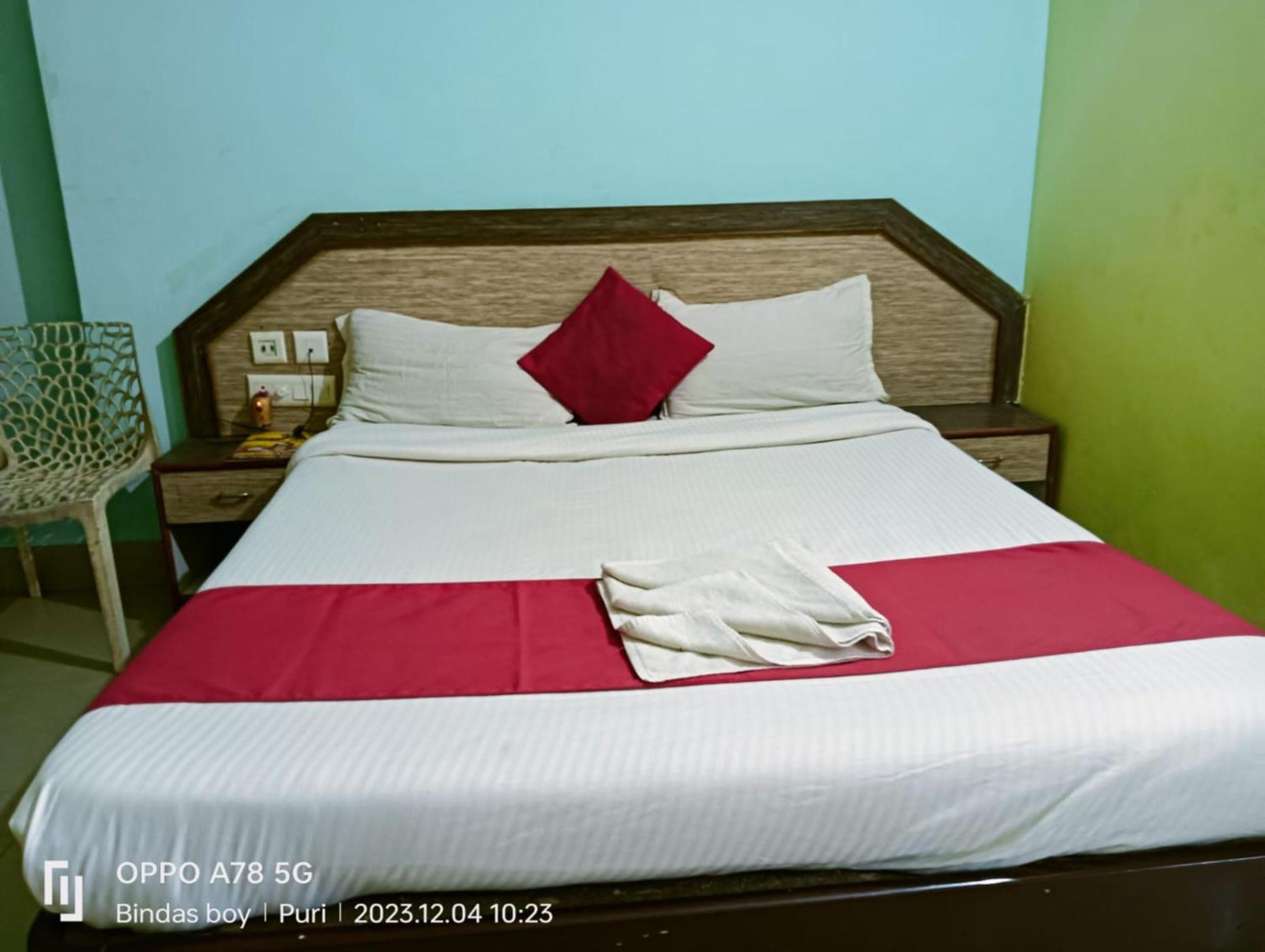 Hotel D2 Holiday Inn -Near Niladri Sea Beach - Puri - Official Verified מראה חיצוני תמונה