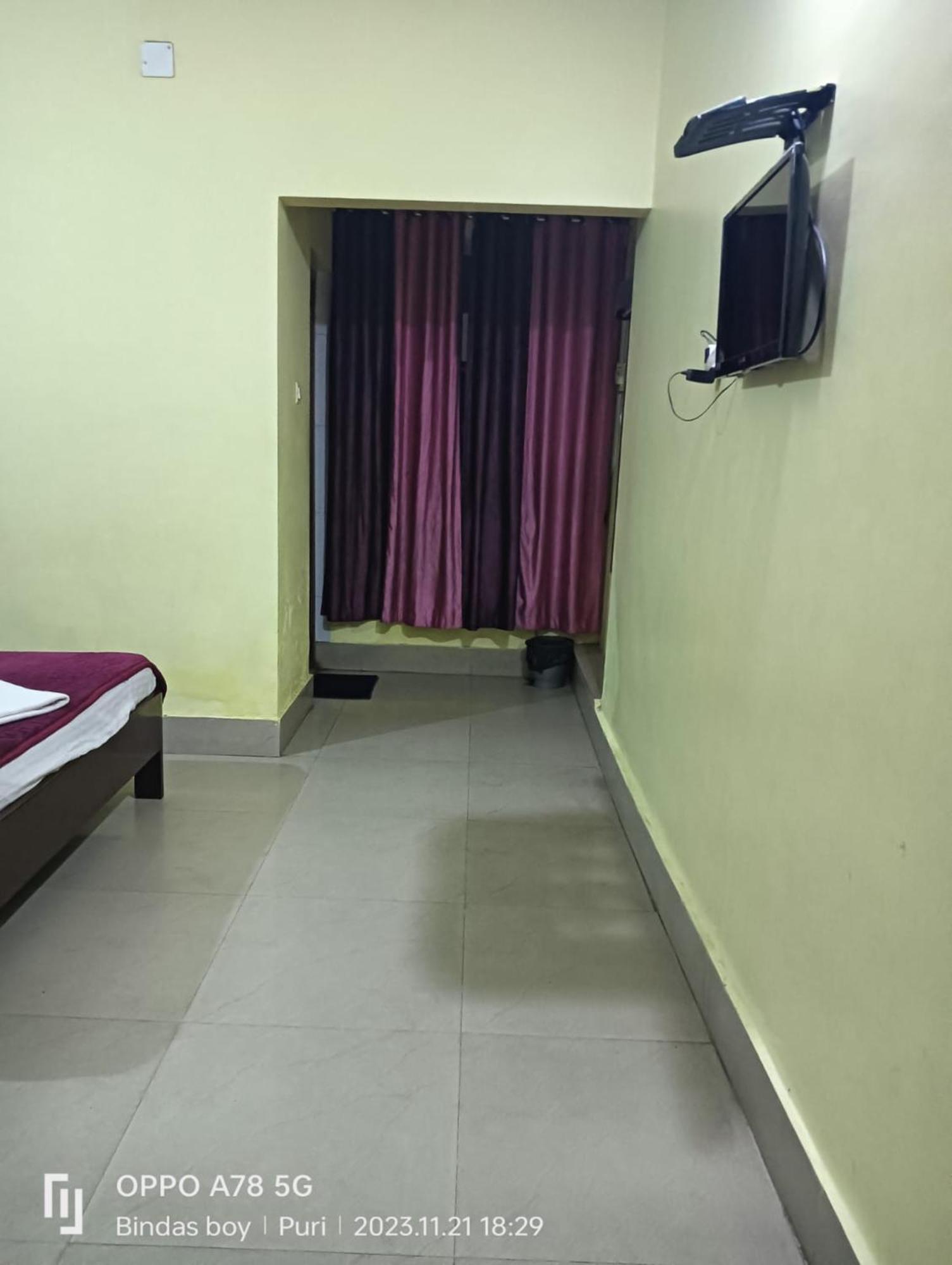 Hotel D2 Holiday Inn -Near Niladri Sea Beach - Puri - Official Verified מראה חיצוני תמונה