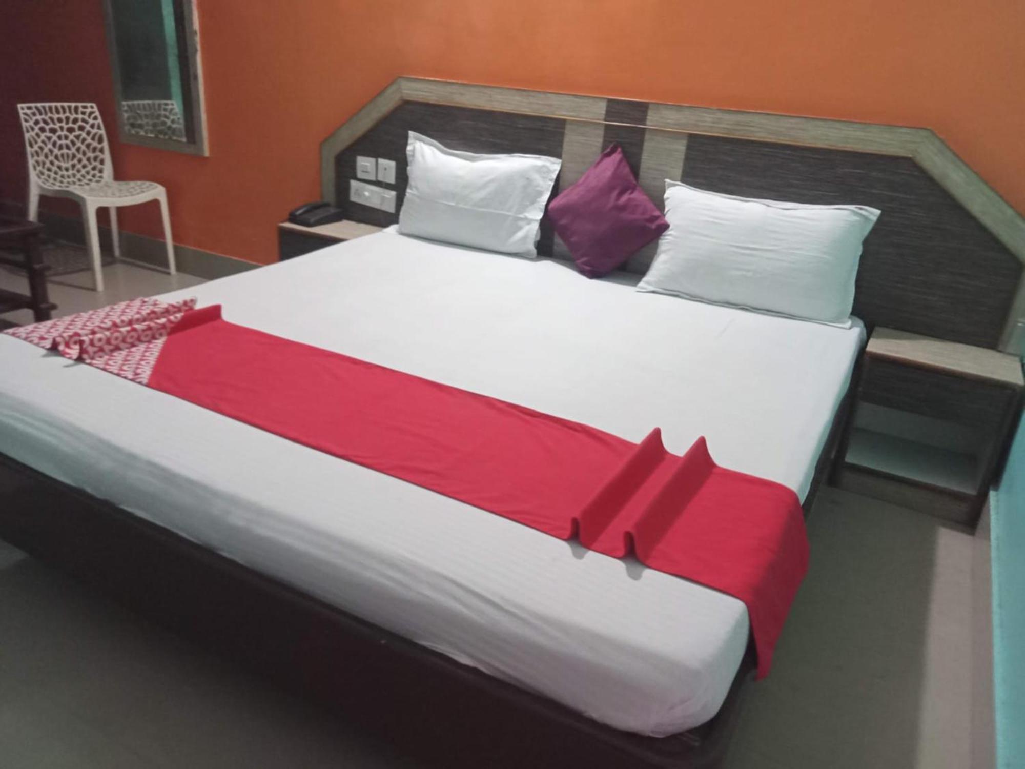Hotel D2 Holiday Inn -Near Niladri Sea Beach - Puri - Official Verified מראה חיצוני תמונה